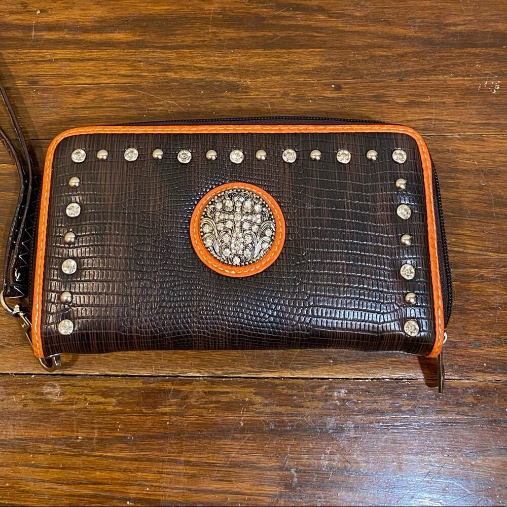 Woman’s Brown Wallet